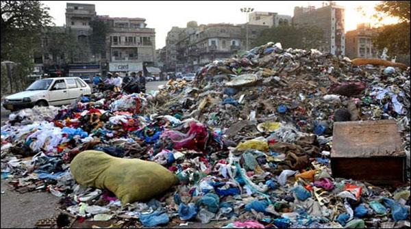 کراچی:کچرااٹھانے کے وزیر بلدیات کے دعوے دھرے رہ گئے