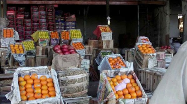 کمشنر کراچی کی پرائس لسٹ پھل فروشوں نے ہوا میں اڑا دی
