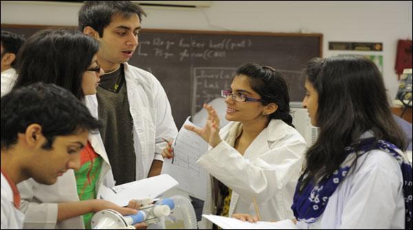 اوورسیز میڈیکل طلباء سےاضافی فیسوں کی وصولی