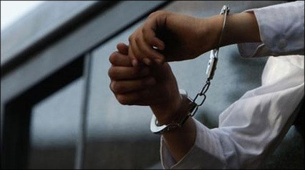 جج بن کر پولیس افسران کو دھمکانے والا نوسر باز گرفتار