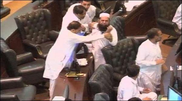 خیبر پختونخوا اسمبلی، بابر اور شہرام میں تلخ کلامی