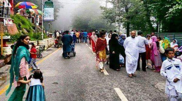 عید کی چھٹی پر سیاح مری پر ٹوٹ پڑے