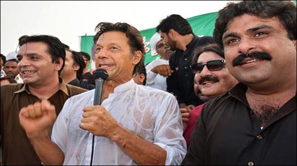 نوازشریف علاج کیلئے اپنے پیسوں سے سفرکریں: عمران خان
