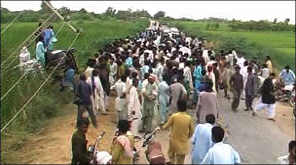 ٹھٹھہ: ٹریفک حادثہ میں تین افراد جاں بحق ،سات افراد زخمی