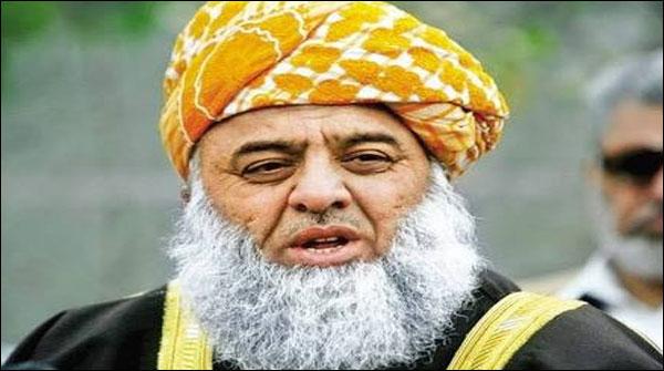 آرمی چیف اور فوج کو متنازع بنانے کیلئے بینرز لگے،فضل الرحمان
