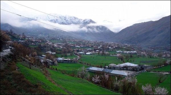 کوہ ہندو کش کے دامن میں واقع چترال سیاحوں کی جنت