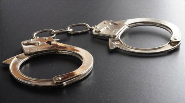 مفرور ملزم اسد کھرل کی تلاش، لاڑکانہ سے 10 افرادگرفتار