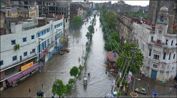 لاہور میں موسلا دھار بارش،5 افراد جاں بحق