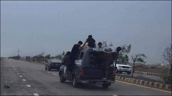 حیدر آباد:بینک ڈکیتی کے گرفتار ملزمان پولیس مقابلے میں ہلاک