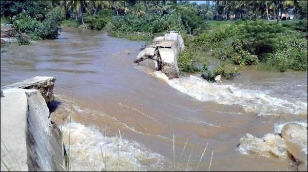 رحیم یارخان: نہر میں 50فٹ چوڑا شگاف ،فصلوں کو نقصان