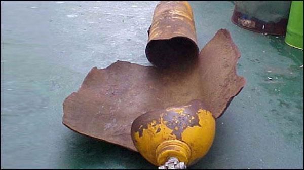 میٹھادر: سلنڈر دھماکا ،عمارت گرنے سے خاتون ہلاک