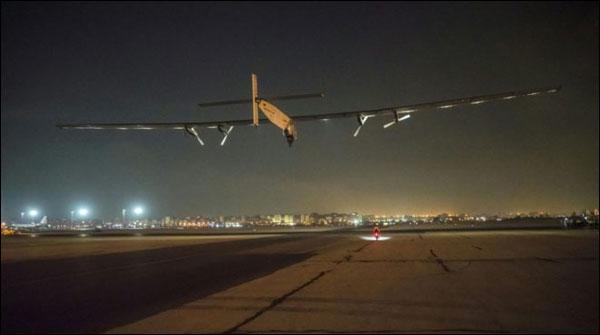 ابو ظہبی: شمسی توانائی سے اڑنے والا طیارہ دنیا گھوم کر واپس