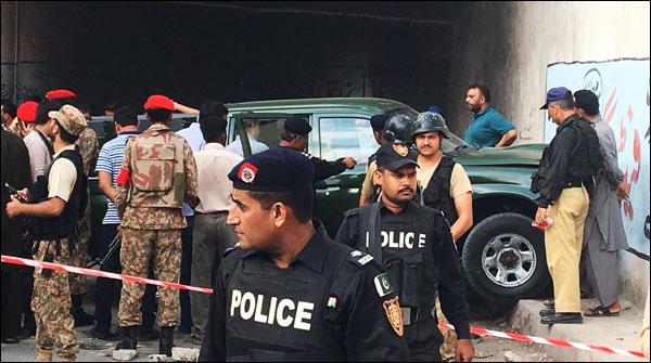 کراچی: صدر میں فوج کی گاڑی پر فائرنگ، 2 اہلکار شہید