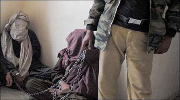 حافظ آباد : ڈکیتی کیلئے گھر میں گھسنے والے 2 ڈاکو گرفتار
