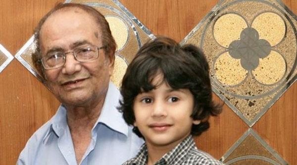 اللہ کا شکر ہے والد حیات ہیں، شعیب محمد