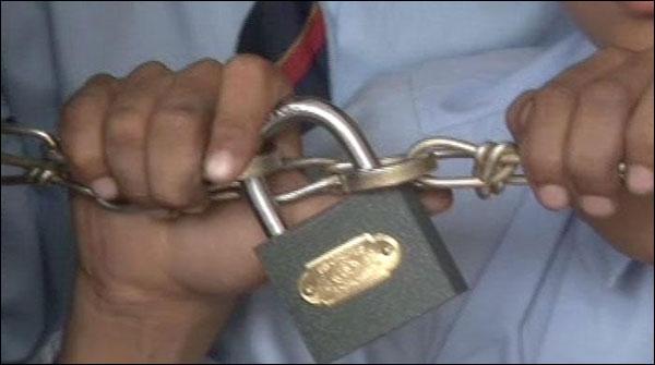 لاہور: واجبات کی عدم ادائیگی پر جوہر ٹاؤن کا اسکول بچوں سمیت سیل