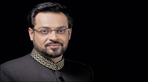 عامر لیاقت کو رینجرز اہلکار ساتھ لے گئے