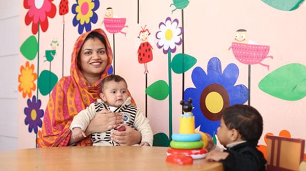 کام کی جگہ بے بی ڈے کیئر کی ضمانت آئین نے دی ہے