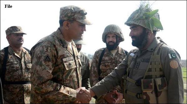 کور کمانڈر لاہور کا سرحدی علاقوں کا دورہ