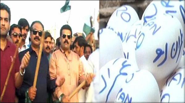 گوجرانوالہ میں ڈنڈے کے بعد انڈا فورس بھی تیار