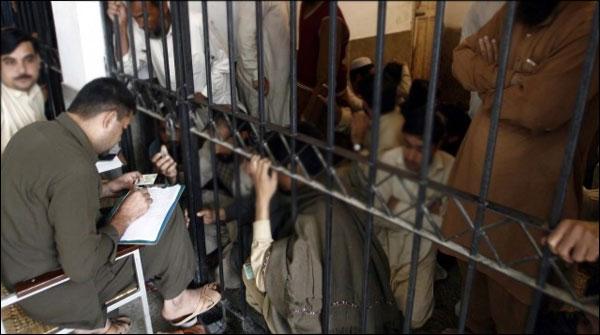 پشاور:رشید گڑھی میں سرچ آپریشن، 30مشتبہ افراد گرفتار