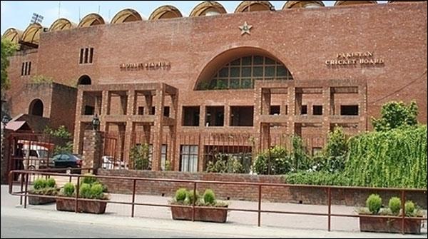 پی سی بی کون چلا رہا ہے ؟