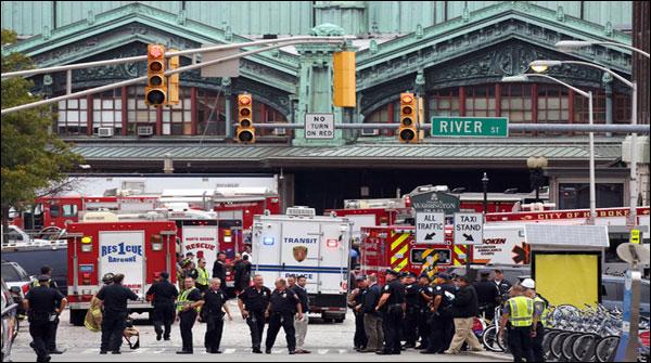 نیوجرسی  میں ٹرین اسٹیشن کی عمارت سے ٹکراگئی،3افراد ہلاک