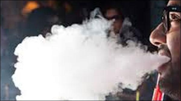 پشاور میں شیشہ اور اس کے لوازمات کی فروخت جاری