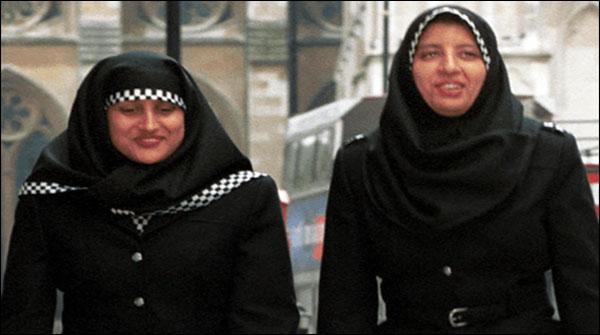 اسکاٹ لینڈ : مسلمان ماں ، بیٹی پہلی باحجاب پولیس اہلکار بننے کےلیے تیار