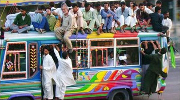 کراچی کی بسوں میں سفرموت کو دعوت کے مترادف