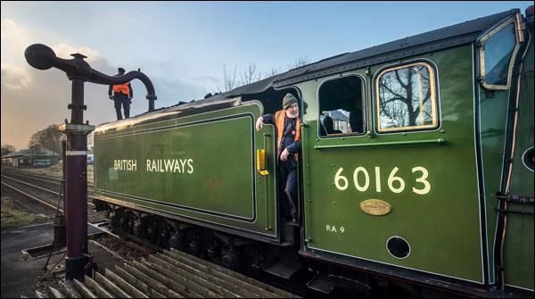   برطانیہ،50 سال بعد بھاپ سے چلنے والی ریل گاڑی پھر چل پڑی