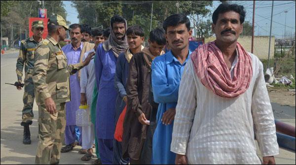 بھارت: انتالیس پاکستانی قیدی رہا، پاکستانی حکام کے حوالے
