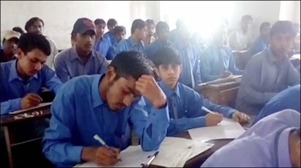 کراچی: امتحانی مراکز سے بجلی اور پانی غائب، طلبا پریشان