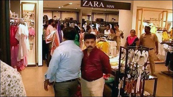 ممبئی : انتہا پسندوں کا پاکستانی کپڑے فروخت کرنے پر شاپنگ مال پر دھاوا