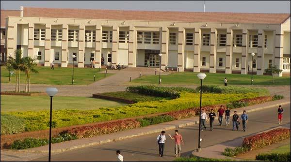 بھارتی یونیورسٹی میں کشمیری طالبعلم کو دھمکیاں