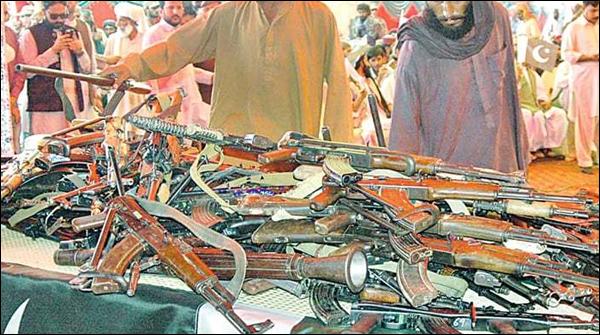 سکھر: 50جرائم پیشہ افراد ہتھیار ڈال کر قومی دھارے میں شامل