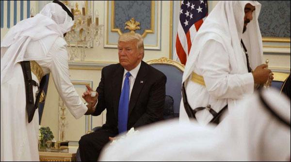 ٹرمپ کی روایتی سعودی قہوے سے تواضع