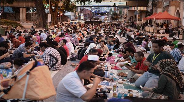 دنیا بھر میں رمضان المبارک کی آمد، تیاریاں عروج پر