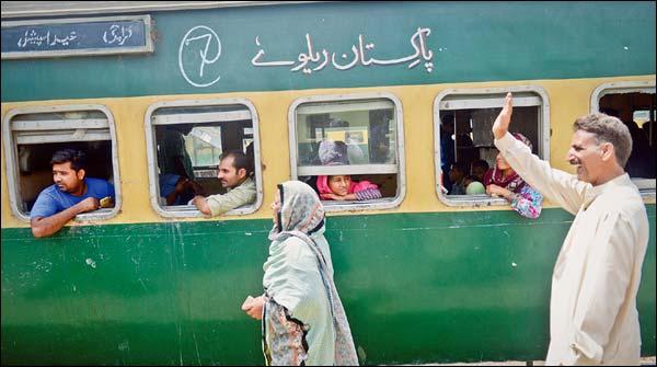 کراچی اور کوئٹہ سے عید اسپیشل ٹرینیں روانہ