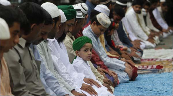 نماز عید الفطر پشاور، بڑا اجتماع چارسدہ روڈ عیدگاہ میں لگا