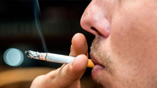 سگریٹ نوشی چہرے کی جلد کیلیے بھی نقصان دہ