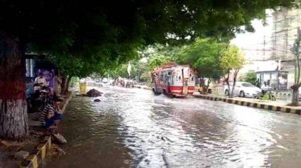 کراچی کے مختلف علاقوں میں موسلا دھار بارش