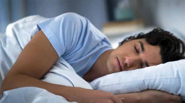 پرسکون نیند لینے کیلئے چھٹیاں مددگار  ثابت ہوسکتی ہیں