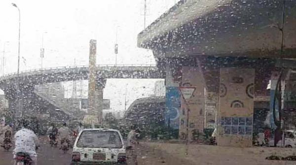 کراچی میں آئندہ 24 گھنٹوں کے دوران ہلکی بارش کا امکان