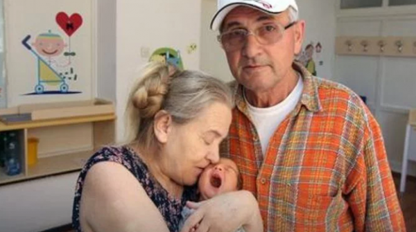 نومولود کے رونے پر سربین شخص نے 60 سالہ بیوی کو چھوڑ دیا
