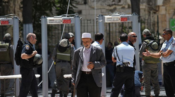 فلسطینیوں کے احتجاج کے بعد اسرائیل کا مسجد اقصیٰ سے میٹل ڈٹیکٹر ہٹانے کا اعلان