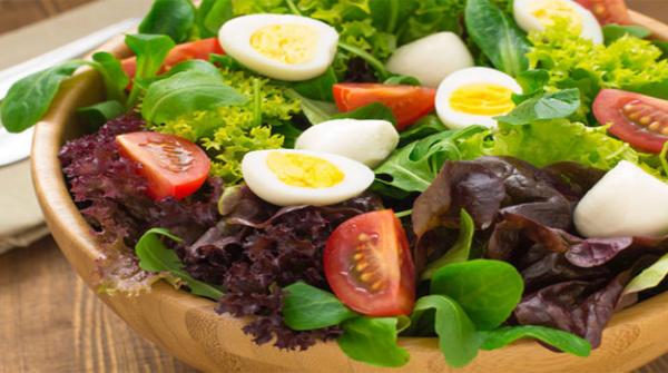 پتوں والی سبزیاں اور انڈا دماغی صحت کیلئے فائدہ مند