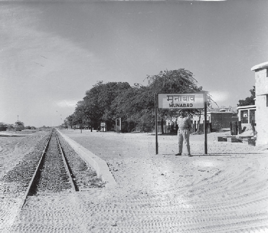 بھارتی ریاست راجستھان کا اہم ترین ریلوے اسٹیشن مونا باؤ جو کہ پاکستانی فوج نے قبضے میں لے لیا تھا۔
