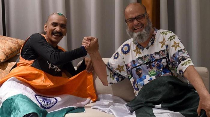 'دوستی کی کوئی سرحد نہیں'، پاک بھارت کرکٹ مداحوں نے ثابت کردیا