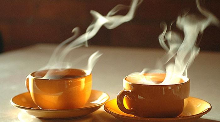 تیز گرم چائے گلے کے کینسر کا سبب بنتی ہے: رپورٹ